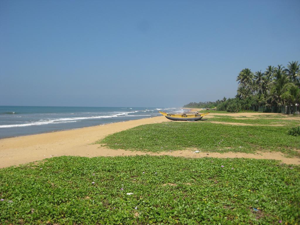 Blue Spring Hotel Wadduwa Exterior photo